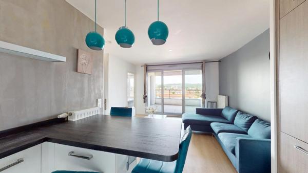 Vente                                                      Appartement
                        
                     2 pièces                      49 m2                     à Chelles