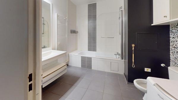 Vente                                                      Appartement
                        
                     2 pièces                      49 m2                     à Chelles