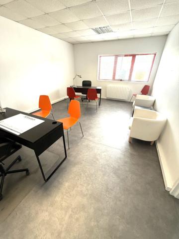 Local/bureau 88 m2 à vendre SAINT OUEN L'AUMONE (95) + 4 places de parking