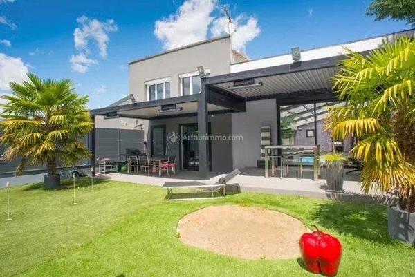 Vente Loft 10 pièces 394 m2 à Saint-Fargeau-Ponthierry