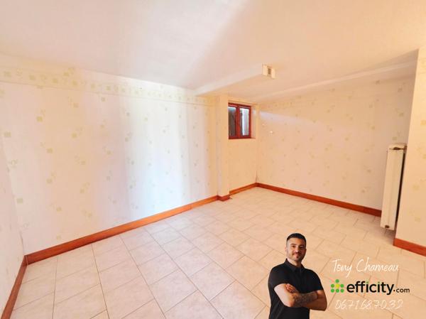 Maison
         5 pièces
        - 102 m² 148 000 € *