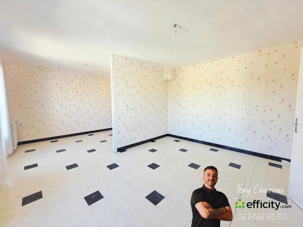 Maison
         5 pièces
        - 102 m² 148 000 € *