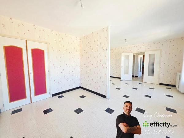 Maison
         5 pièces
        - 102 m² 148 000 € *