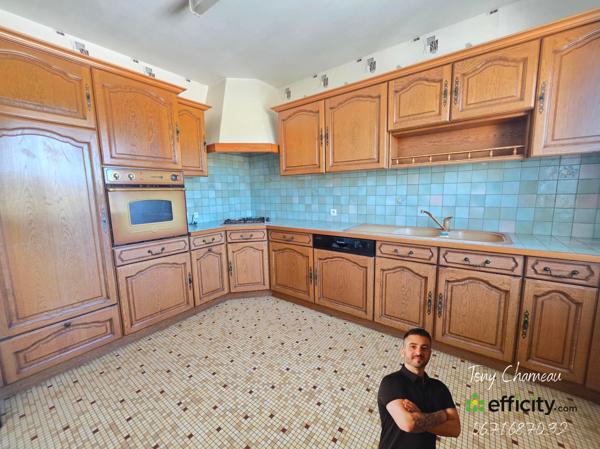 Maison
         5 pièces
        - 102 m² 148 000 € *