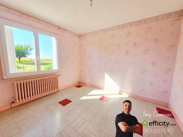Maison
         5 pièces
        - 102 m² 148 000 € *