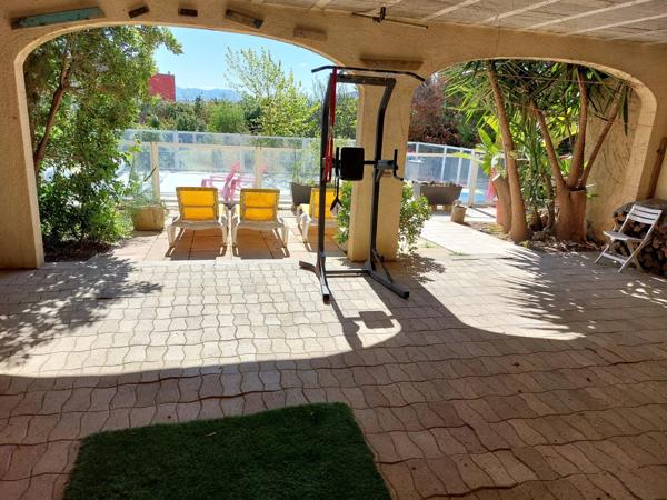 Villa 212 m² 5 chambres + dépendance 175 m², piscine, vue montagnes – Villeneuve-de-la-Raho