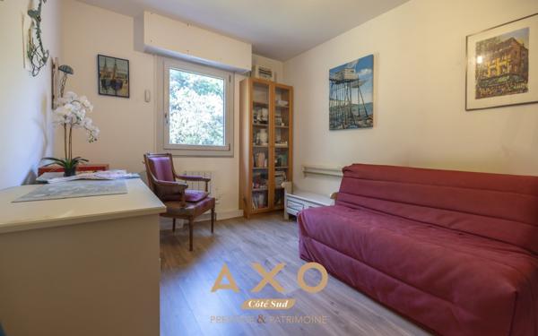 AIX-EN-PROVENCE – QUARTIER BRUNET – APPARTEMENT T3 TRAVERSANT DE 72 M² – TERRASSE – VUE PANORAMIQUE – GARAGE – STATIONNEMENT – 430 000 €