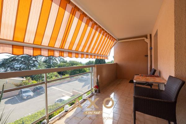 AIX-EN-PROVENCE – QUARTIER BRUNET – APPARTEMENT T3 TRAVERSANT DE 72 M² – TERRASSE – VUE PANORAMIQUE – GARAGE – STATIONNEMENT – 430 000 €