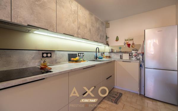 AIX-EN-PROVENCE – QUARTIER BRUNET – APPARTEMENT T3 TRAVERSANT DE 72 M² – TERRASSE – VUE PANORAMIQUE – GARAGE – STATIONNEMENT – 430 000 €