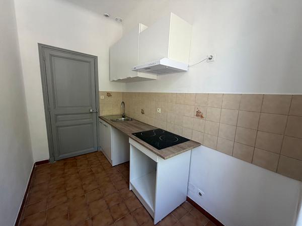APPARTEMENT RENOVE- PLACE DE PARKING- COMMODITES A PROXIMITES