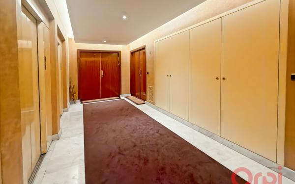 Appartement à vendre    2 pièces • 70,88 m2 Paris 17