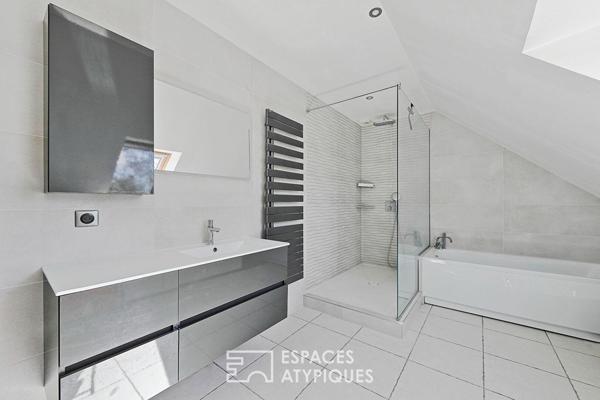 Maison contemporaine avec jardin et verger