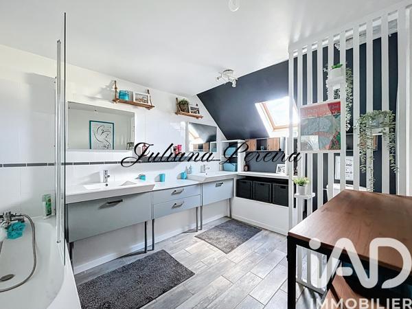 Maison à vendre 7 pièces 189 m² Freneuse
