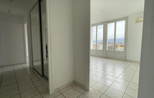 Appartement Traversant de 60 m2 à Romans-sur-Isère