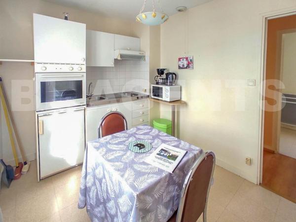 EXCLUSIVITÉ INVESTISSEUR – ENSEMBLE IMMOBILIER AVEC APPARTEMENTS, COMMERCE ET ATELIER