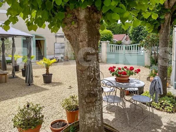 EXCLUSIVITÉ INVESTISSEUR – ENSEMBLE IMMOBILIER AVEC APPARTEMENTS, COMMERCE ET ATELIER