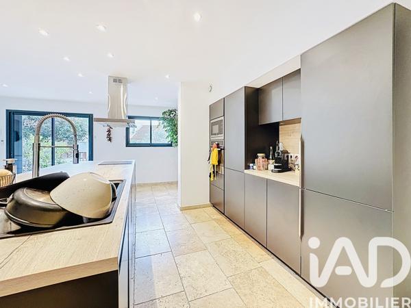 Maison à vendre 5 pièces 152 m² Arles