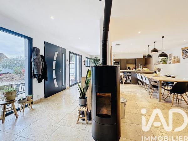 Maison à vendre 5 pièces 152 m² Arles