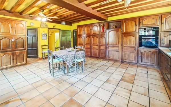 Maison à vendre    8 pièces •  Nègrepelisse