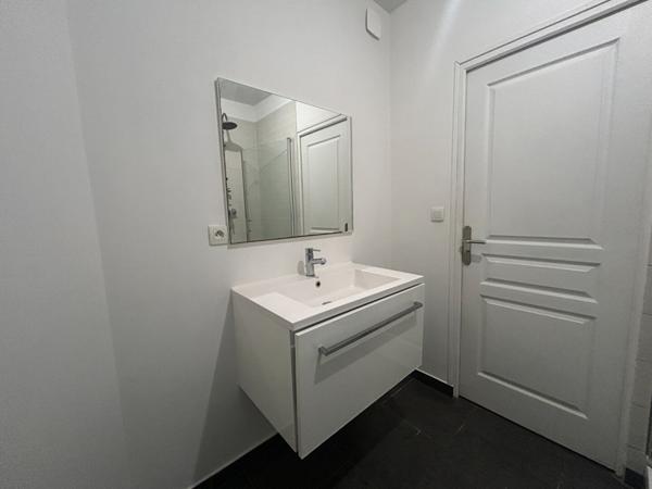 APPARTEMENT MEUBLÉ EN RDC - 37m² - CENTRE-VILLE - CHATEAU-GONTIER