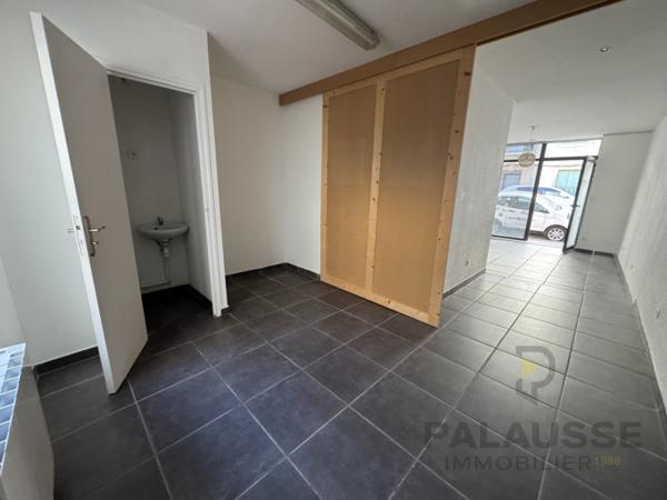NARBONNE – RUE PAUL-LOUIS COURIER – LOCAL COMMERCIAL 29 M²