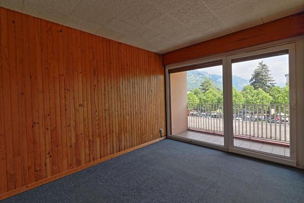 Appartement Annecy 3 chambres, 87.50 m² avec balcons et cave