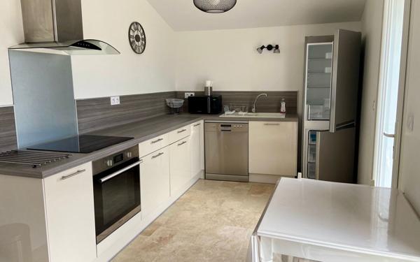 Maison à louer    4 pièces •  Clansayes