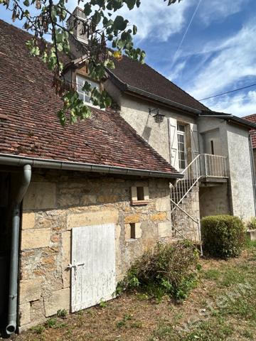 Maison en pierre à fort potentiel au coeur du Couchois sur terrain clos de 780 m²