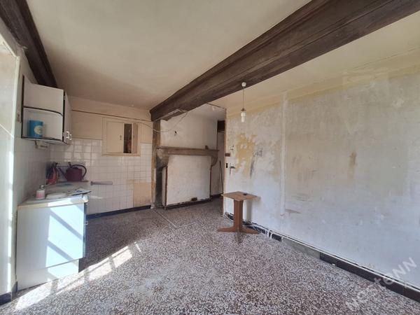 Maison en pierre à fort potentiel au coeur du Couchois sur terrain clos de 780 m²