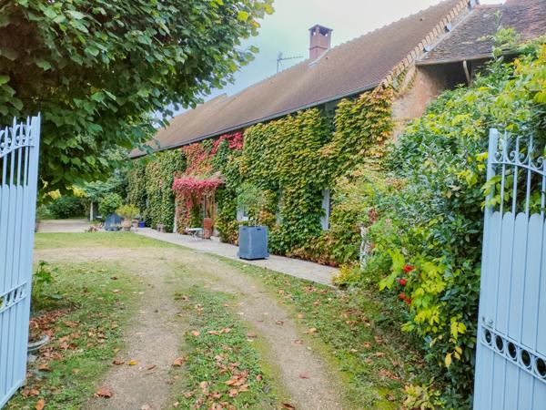 Pacy-sur-Eure (27120) Propriété rare dans un environnement tres calme avec accès au bord de l'Eure
