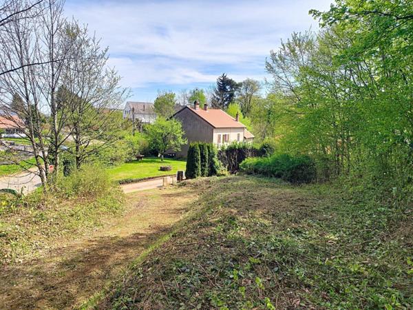 Spacieux terrain hors lotissement avec permis accordé !