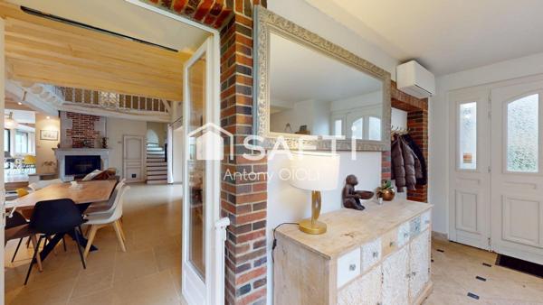 Propriété d'exception de 367m2 à Sens, 7 chambres, 12 pièces, piscines et spa.