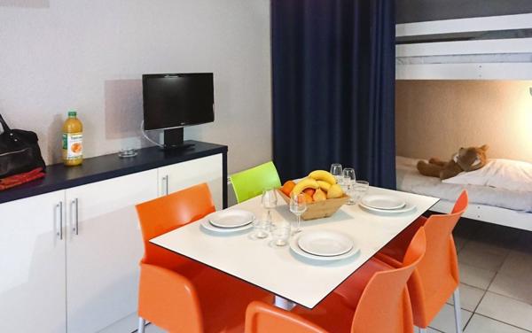 INVESTISSEMENT LOCATIF – BERRIAS ET CASTELJAU - Résidence Vacances Bleues Lou Castel***- 6,59%  de rentabilité
