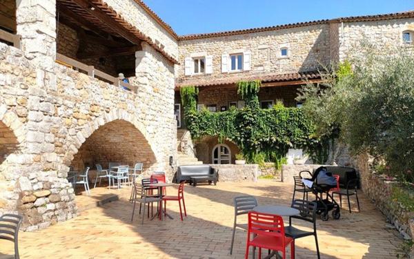 INVESTISSEMENT LOCATIF – BERRIAS ET CASTELJAU - Résidence Vacances Bleues Lou Castel***- 6,59%  de rentabilité