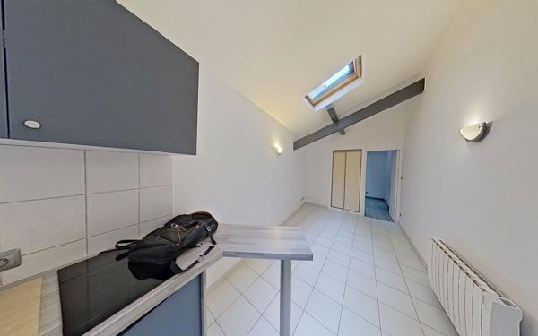 Appartement à vendre    2 pièces • 26 m2 Lyon 1