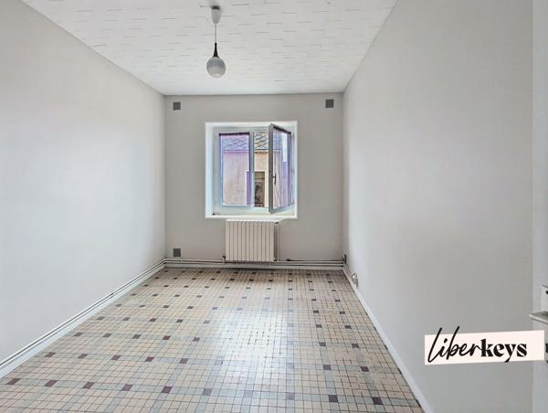 Ensemble immobilier à rénover – 3 habitations – Idéal gîtes ou projet familial