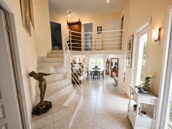 AHUY – Maison d'architecte T6, terrain 716m2
