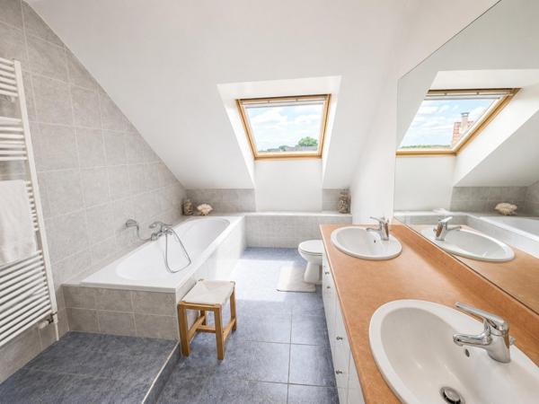 AHUY – Maison d'architecte T6, terrain 716m2