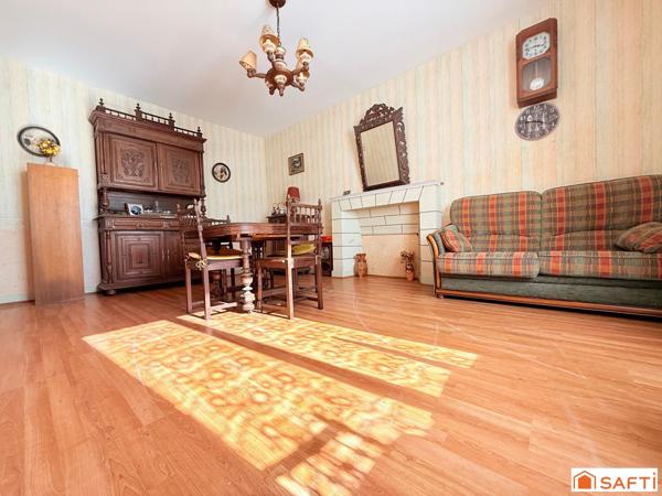 Maison de bourg et sa grange