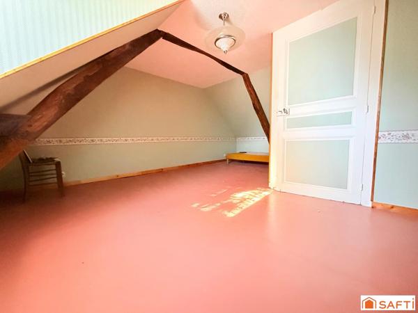 Maison de bourg et sa grange