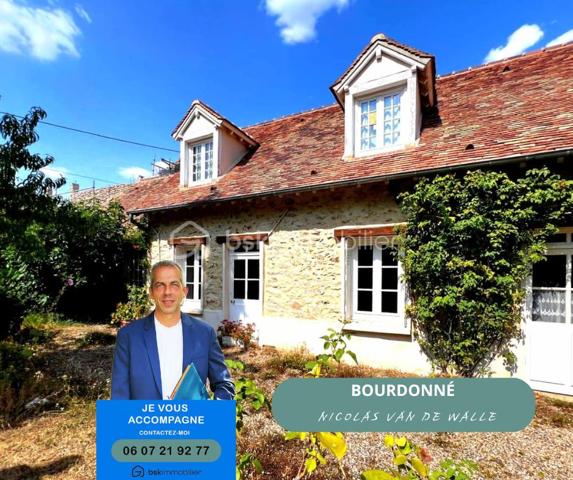 En exclusivité:
Au cœur d’un environnement agréable et verdoyant, venez découvrir cette belle longère d’environ 179 m² au sol (117 m2 Habitable), édifiée sur deux parcelles totalisant 1 920 m², offrant un magnifique jardin arboré, bien exposé et propice aux moments de détente en famille.

Dès l’entrée, vous découvrirez un intérieur chaleureux et fonctionnel. La maison vous offre un agréable espace de vie composé d’un salon et d’une salle à manger, avec le charme de ses tomettes de ses poutres en chêne et de sa cheminée en pierre, ainsi qu’une cuisine aménagée et équipée. Une chambre de 17 m2, Une salle d’eau et un WC indépendant,  complète ce niveau et permet ainsi une vie de plain-pied.
À l’étage, le palier dessert trois belles chambres, aux superficies généreuses comprises entre 13 et 20 m², ainsi qu’une salle de bains avec WC.

Attenante à la maison, une pièce d’environ 30 m² avec mezzanine de 18 m² offre un véritable potentiel d’aménagement. Elle pourra être adaptée selon vos projets : suite parentale, espace professionnel, atelier, salle de jeux, espace de loisirs ou logement indépendant.
À l’extérieur, vous profiterez d’un vaste jardin arboré de 1 920 m², bien exposé.

La propriété dispose également d’un bûcher, ainsi que d’un garage d’environ 28 m² avec fosse mécanique et grenier, idéal pour les amateurs de bricolage ou pour le stockage.

La maison bénéficie d'un système hybride par chaudière à fioul et  par pompe à chaleur, ainsi que d’une cheminée fonctionnelle, permettant de profiter d’une atmosphère chaleureuse et conviviale.
Les fenêtres en bois double vitrage participent également au confort de la maison tout en conservant le charme authentique de cette belle propriété.

Une propriété pleine de charme, offrant de beaux volumes, un environnement agréable et un potentiel d’évolution important. Elle conviendra parfaitement à un projet famille à la recherche d’espace, ou à toute personne souhaitant profiter du charme et de l’authenticité d’une longère.