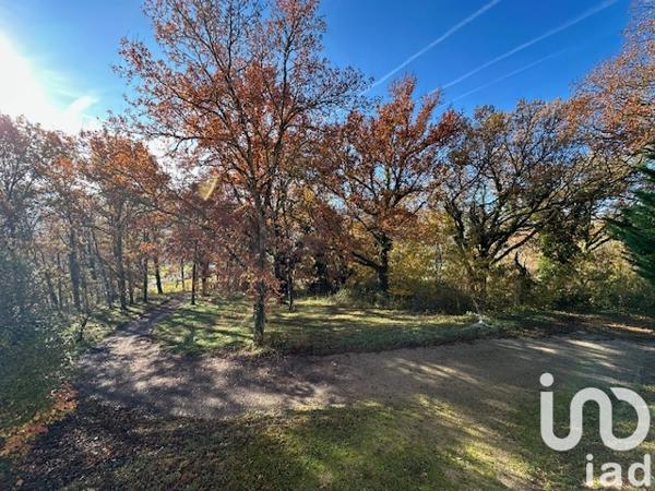 House for sale 5 rooms 137 m² Saint-Jean-Lespinasse