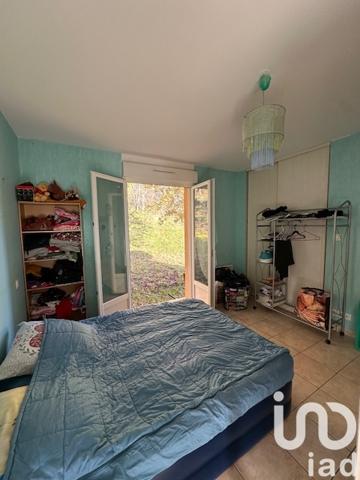 House for sale 5 rooms 137 m² Saint-Jean-Lespinasse