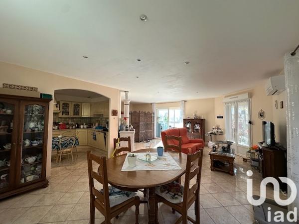 House for sale 5 rooms 137 m² Saint-Jean-Lespinasse