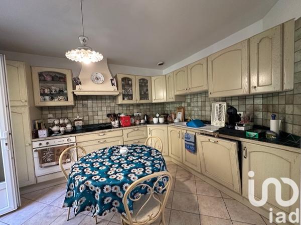 House for sale 5 rooms 137 m² Saint-Jean-Lespinasse
