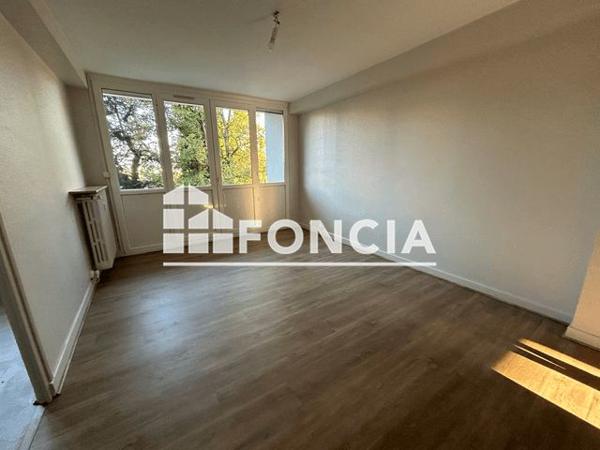 Location Appartement 4 pièces 85 m² - 93 RUE RICHELANDIERE Saint Etienne 42100