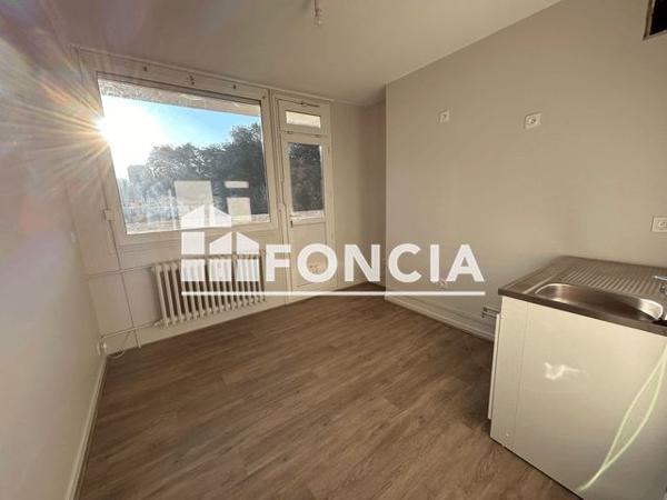 Location Appartement 4 pièces 85 m² - 93 RUE RICHELANDIERE Saint Etienne 42100