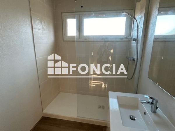 Location Appartement 4 pièces 85 m² - 93 RUE RICHELANDIERE Saint Etienne 42100