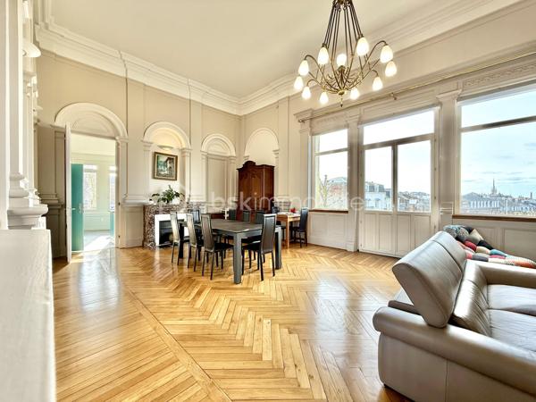 Appartement de 379 m²