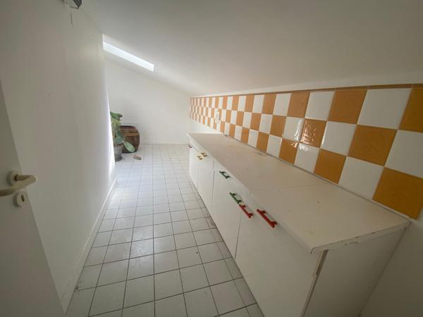 Bel immeuble de rapport avec local professionnel